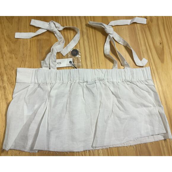 Olivaceous NWT White Button Front Raw Hem Sleeveless Crop Top Size Small - Picture 2 of 3